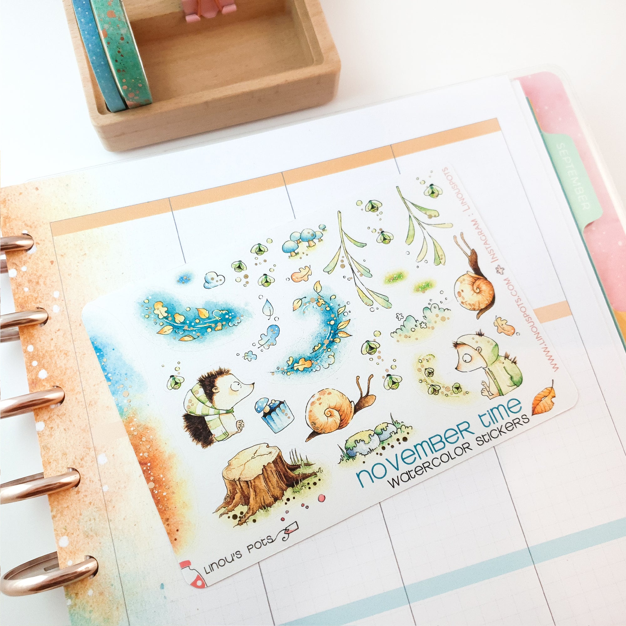 Watercolor stickers with foiled details with fall mood
