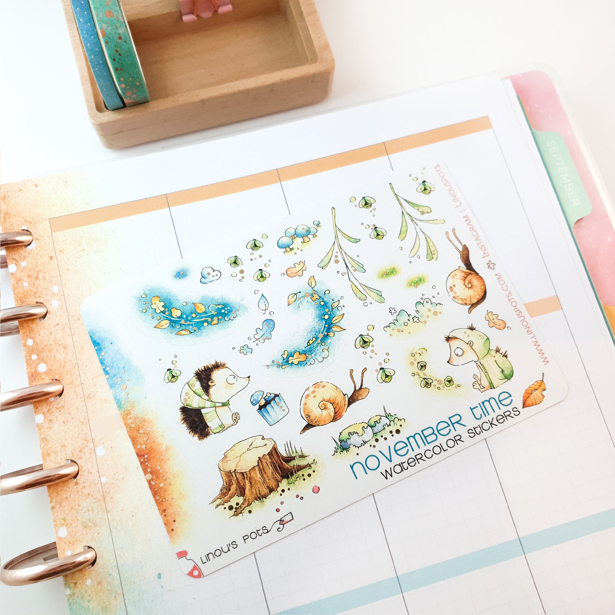 Watercolor stickers with foiled details with fall mood